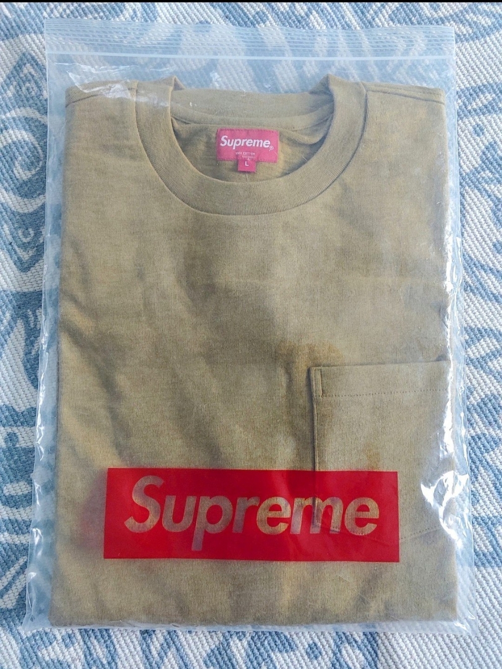 NWOT Supreme T-shirt Large DK Gold